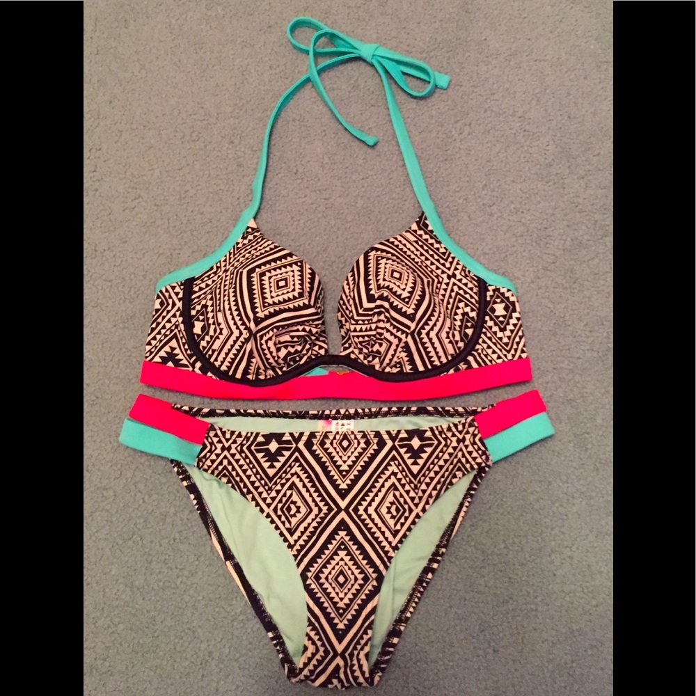 SUNDAZED Bikini - Picture 1 of 6